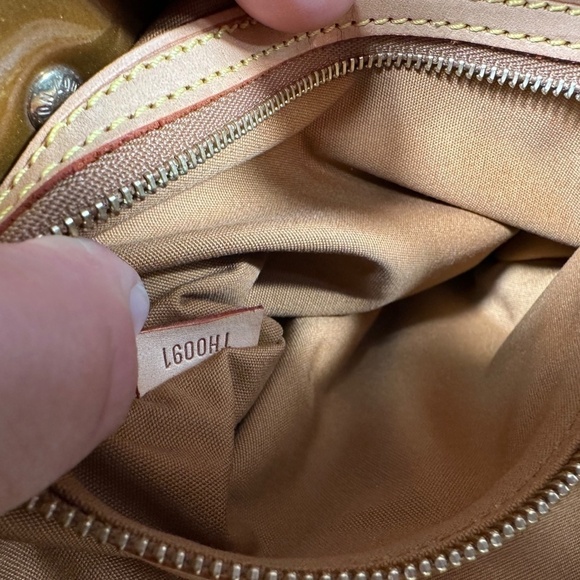 Aunt Louis Vuitton Monogram Vernis Reade MM M91143 Women's Handbag Bronze - Picture 14 of 15